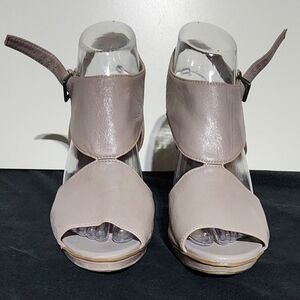 Naturalizer Tan Wedge Sandals with Peep-Toe and Ankle Strap - Womens Size 9.5